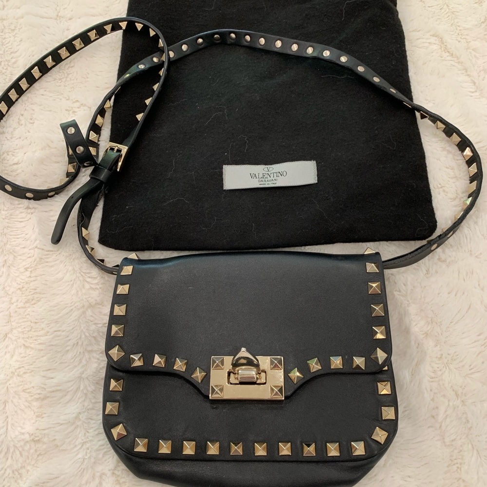 SOLD!!! Excellent condition Valentino Rockstud